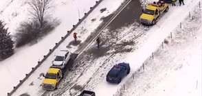 Десетки коли се сблъскаха на магистрала в Мичиган (ВИДЕО)