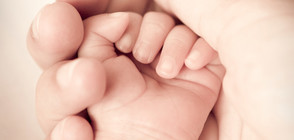Едномесечно бебе с COVID-19 е в тежко състояние в кърджалийската болница