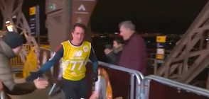 Айфеловата кула в Париж се превърна в състезателно трасе (ВИДЕО)