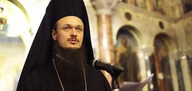 Архимандрит Дионисий няма да може да извършва богослужения, но остава монах