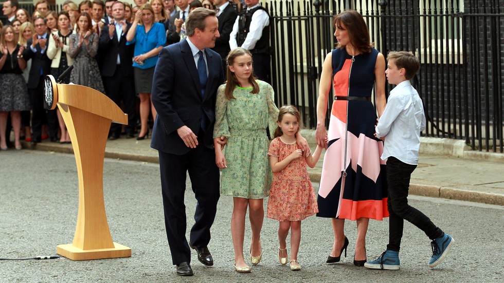 Дейвид Камерън и семейството му. Снимка: ЕПА/БГНЕС
