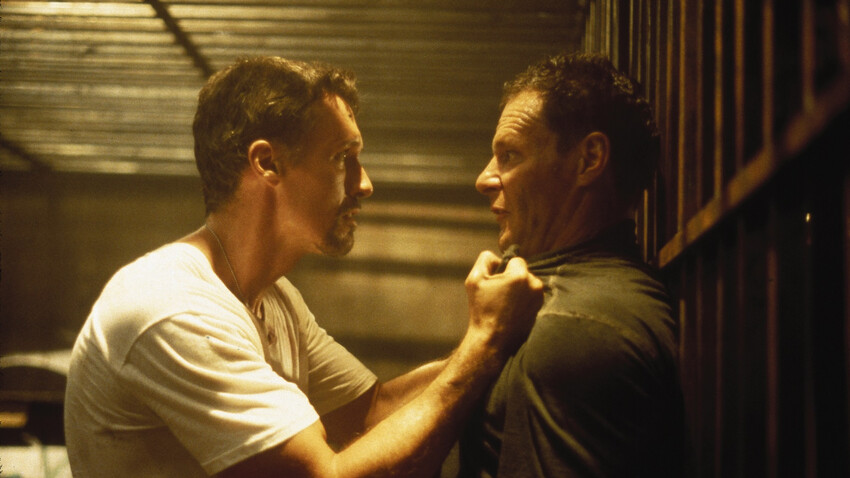 Зад вражеската линия