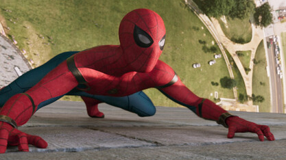 Спайдърмен: Завръщане у дома