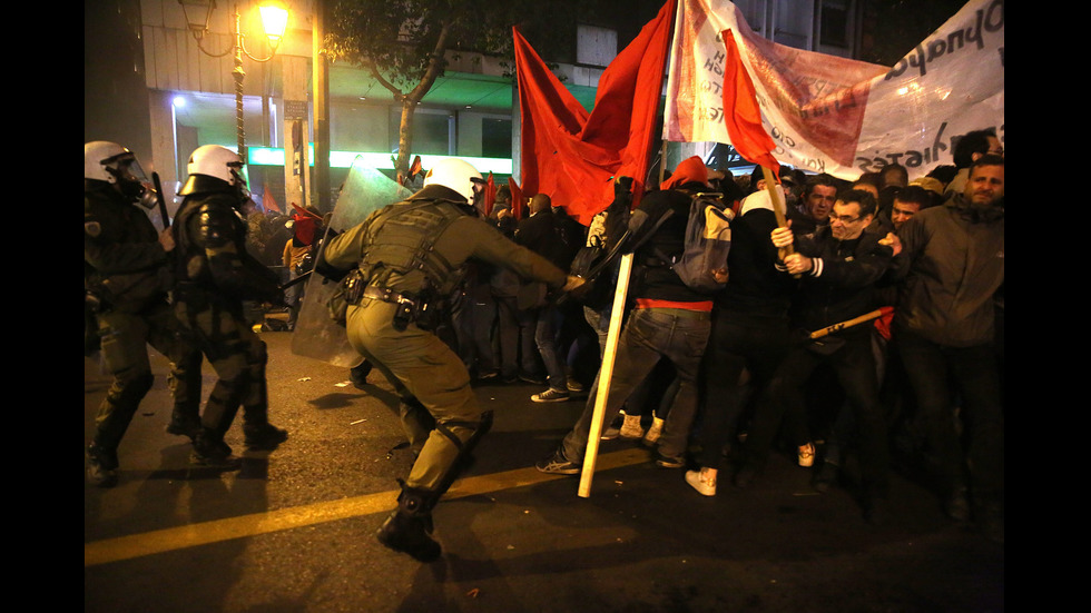 Сблъсъци в Атина между полиция и протестиращи срещу Обама