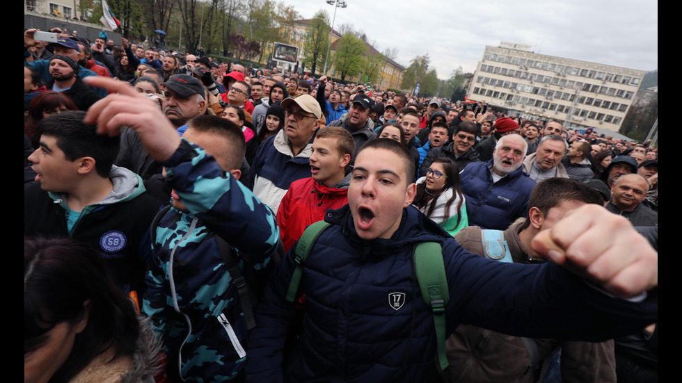 Нова вечер на протести в Габрово