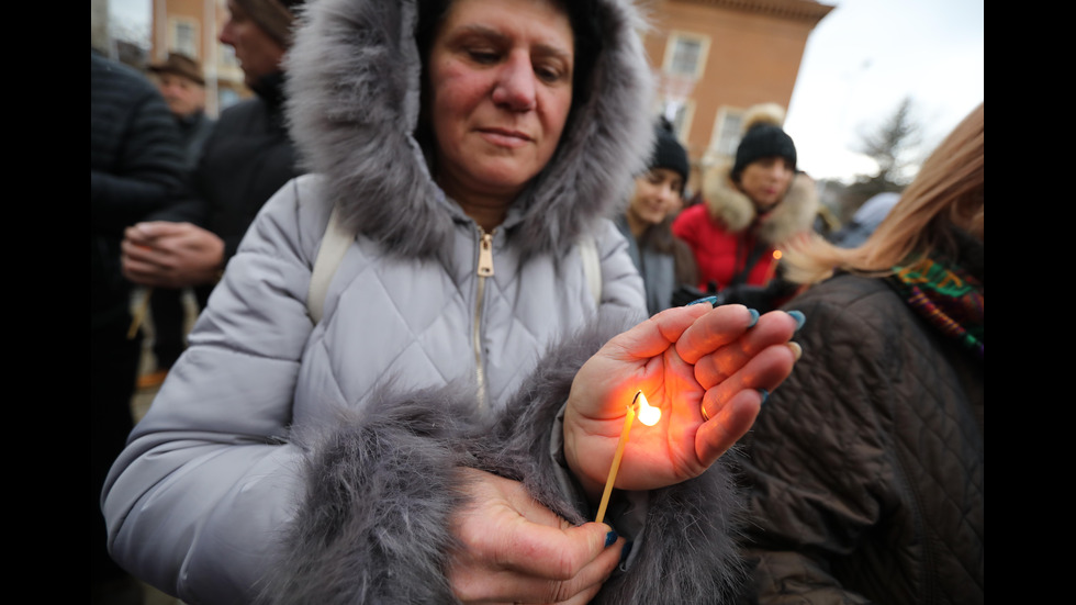 Протест и молебен заради безводието в Перник