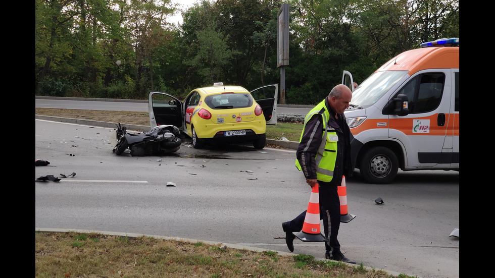 Водач на мотопед е загинал при катастрофа във Варна