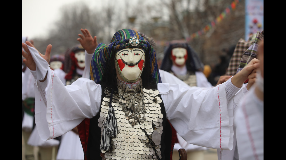 „Сурва” се завърна в Перник