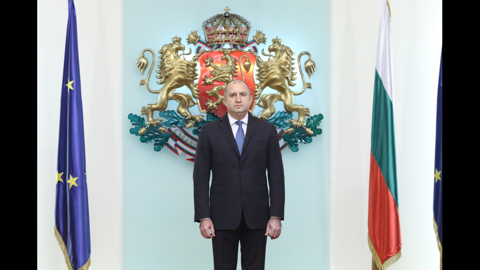Президентът удостои с държавни отличия огнеборци