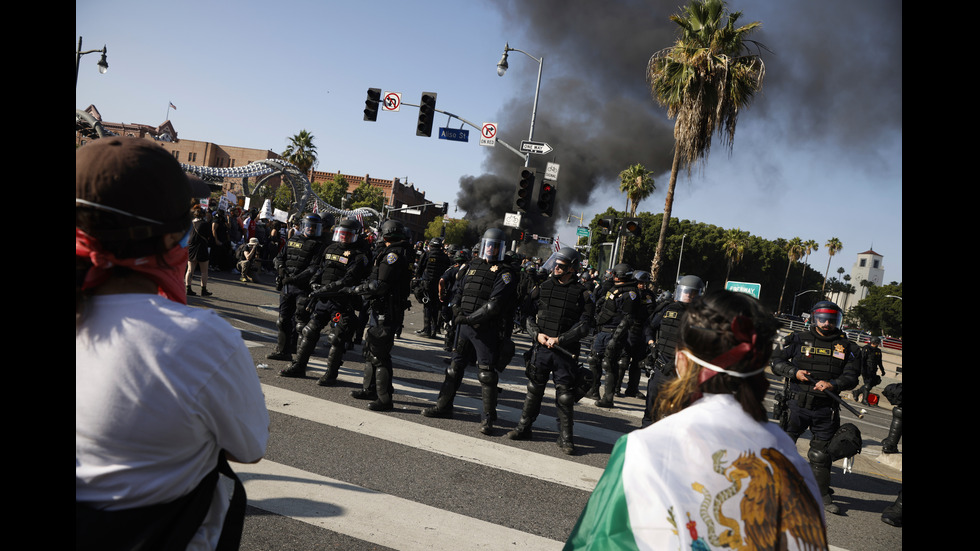 Сблъсъци между Гвардията и протестиращи в Лос Анджелис