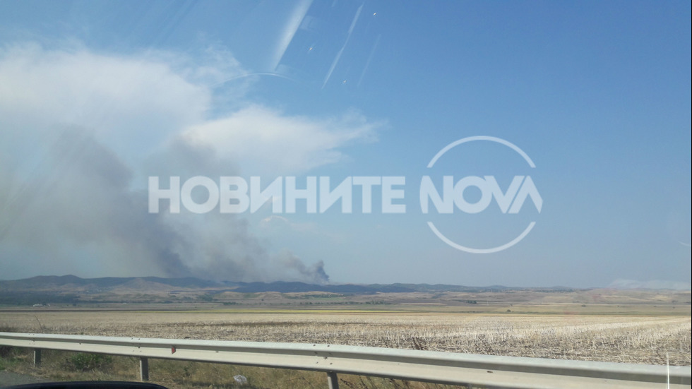 Стотици декари гора отново пламнаха край Изворище