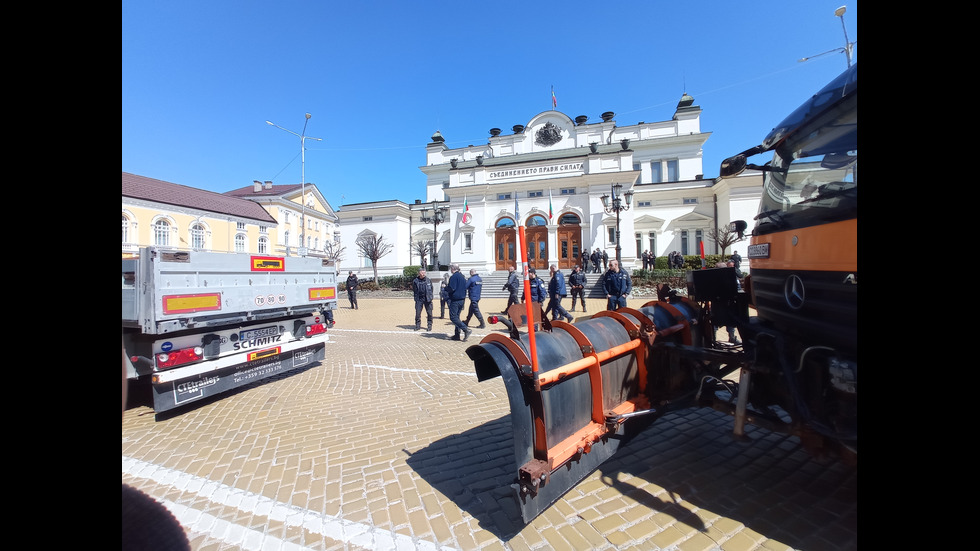 Пътни строители излизат отново на протест