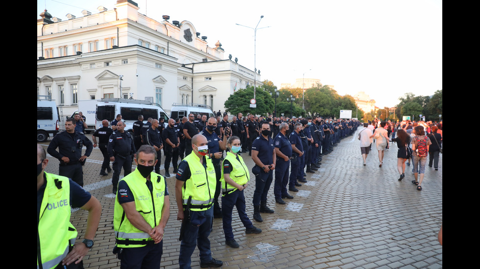 Три протеста в "Триъгълника на властта"