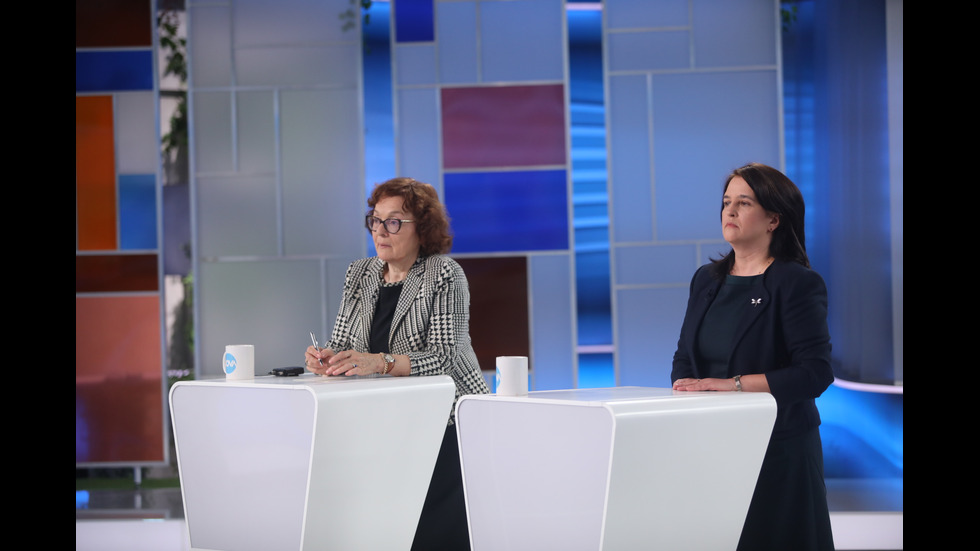 ЗАД КАДЪР: Изборният ден по NOVA В СНИМКИ