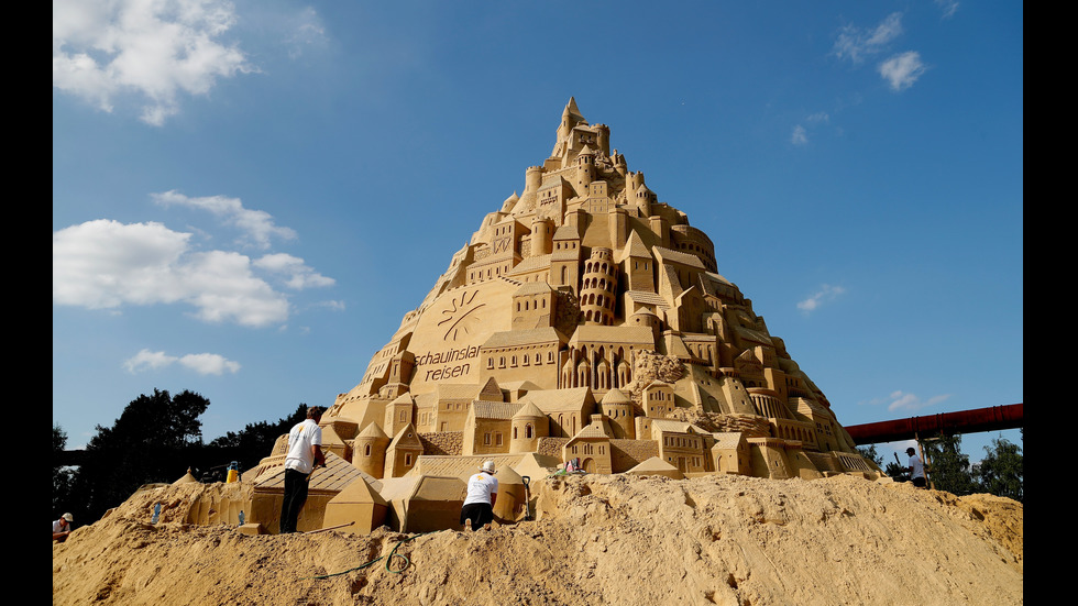 Построиха най-високия пясъчен замък в света
