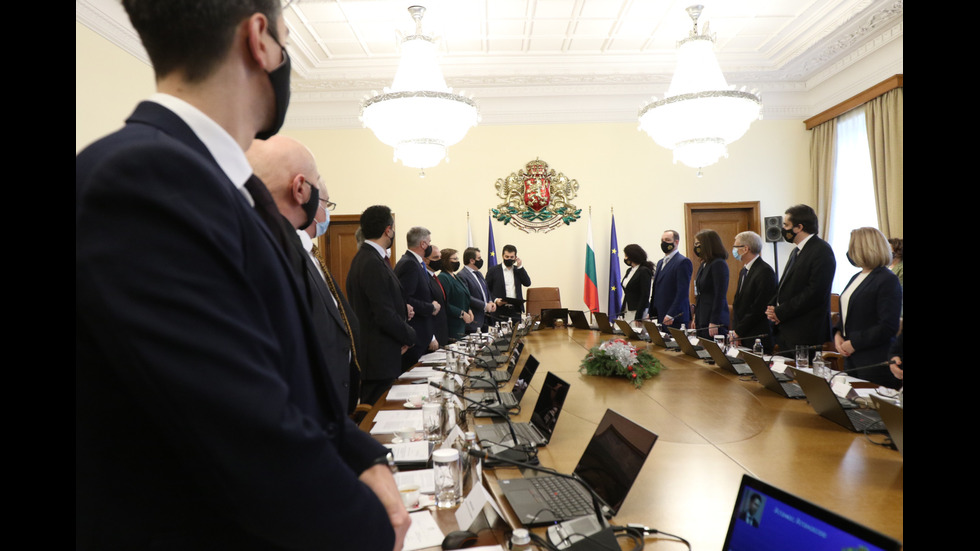 Първо заседание на новата власт