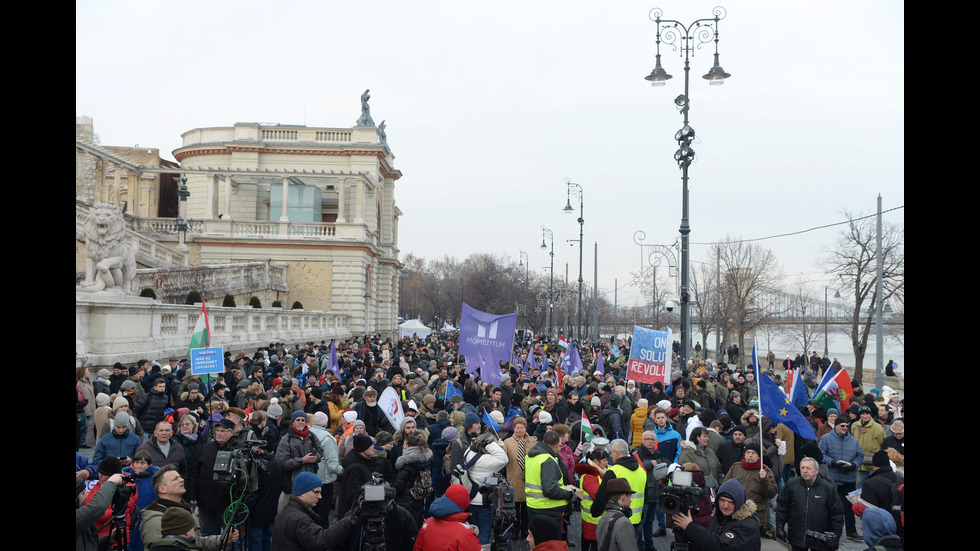 Нов протест в Будапеща срещу Орбан и трудовото законодателство