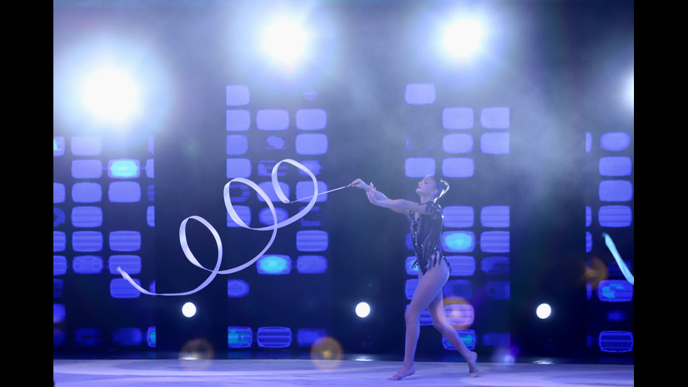 Грандиозен спектакъл за юбилея на Българската художествена гимнастика