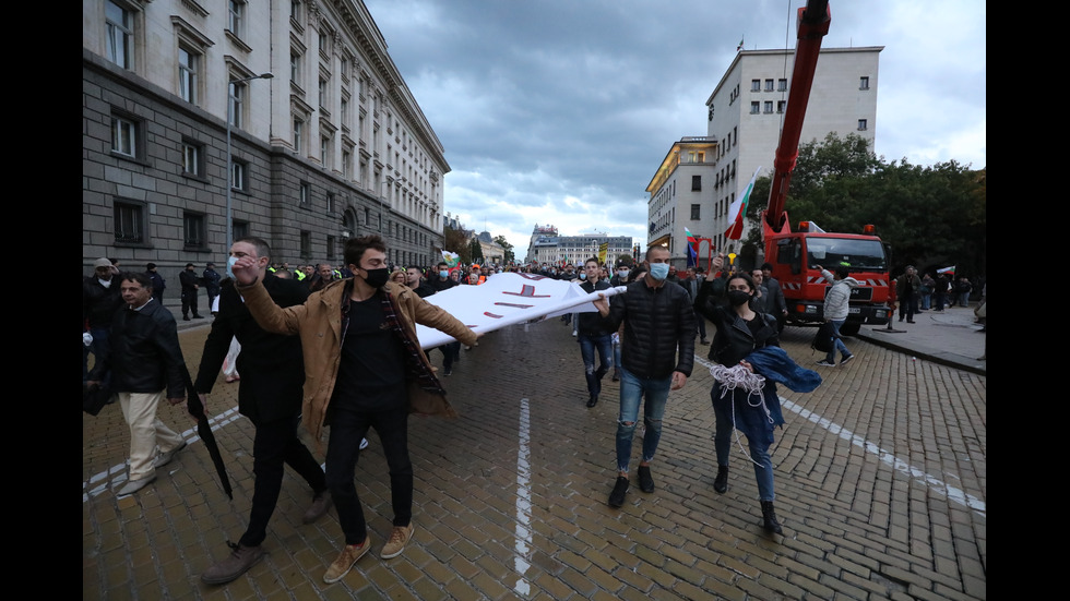 ДЕН 100: Засилено полицейско присъствие в София заради протеста