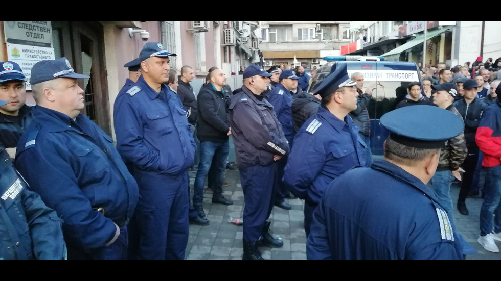 Напрежение и протести заради бой в магазин в Габрово