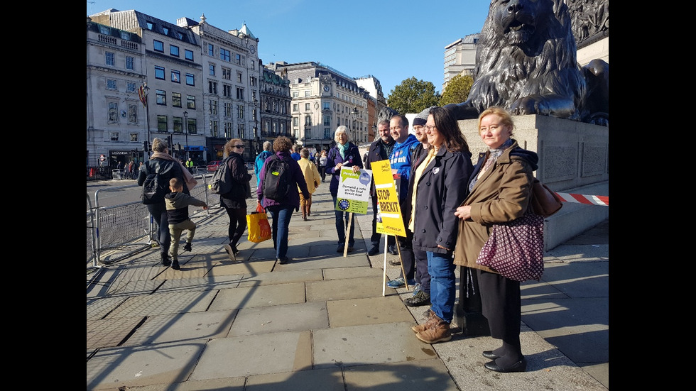 Десетки хиляди протестират в Лондон срещу Brexit