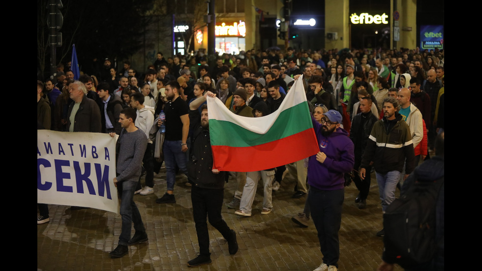 Задържаха мъж, пуснал заря на протеста в центъра на София