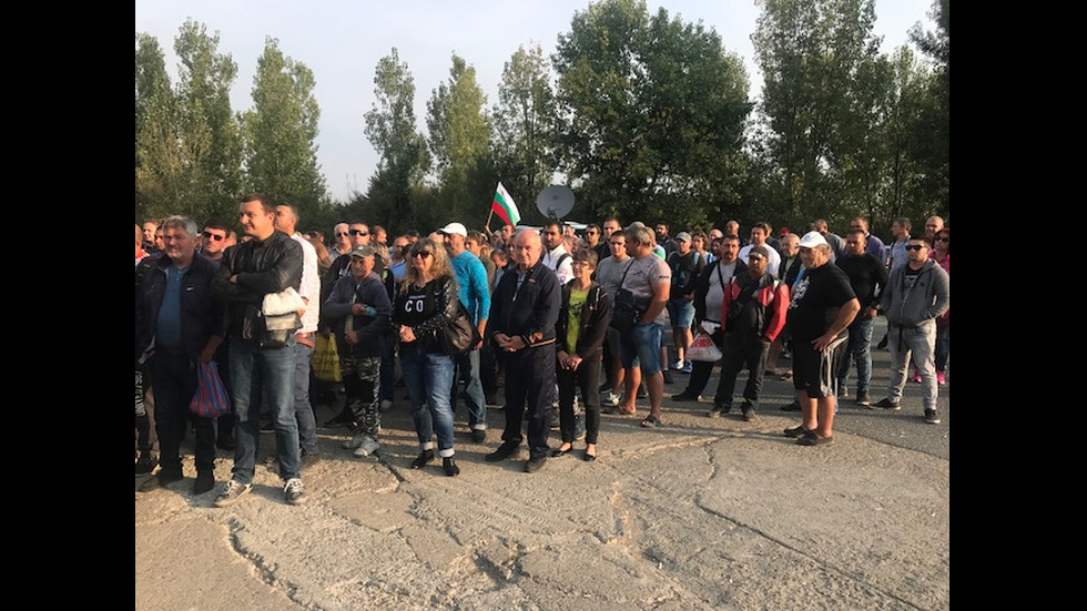 Протестите на служителите на заводите на Миню Стайков продължават