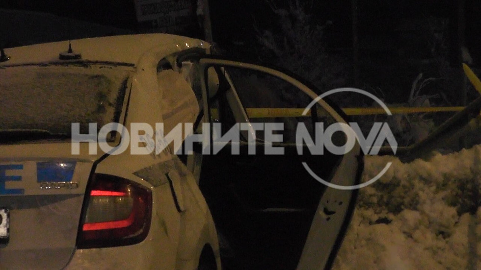 Патрулна кола катастрофира във Враца