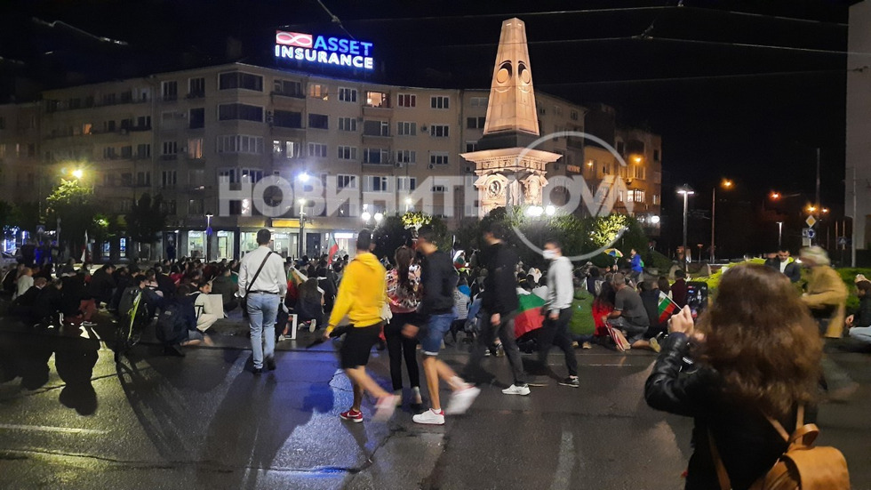 Десети ден на протести срещу властта