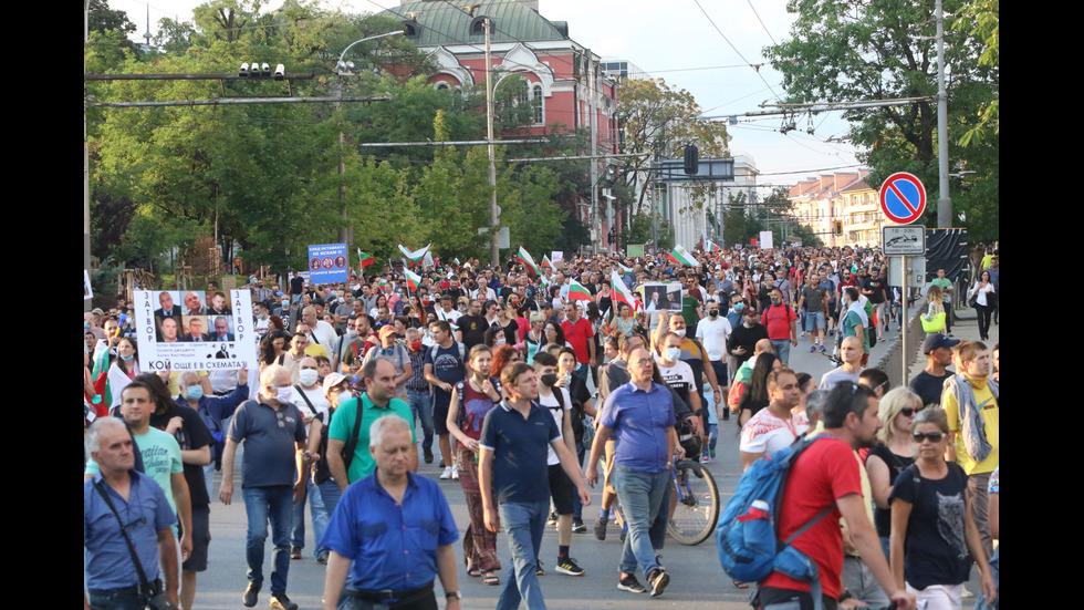 ДЕН ОСМИ: Протестите с искане за оставка на кабинета продължават