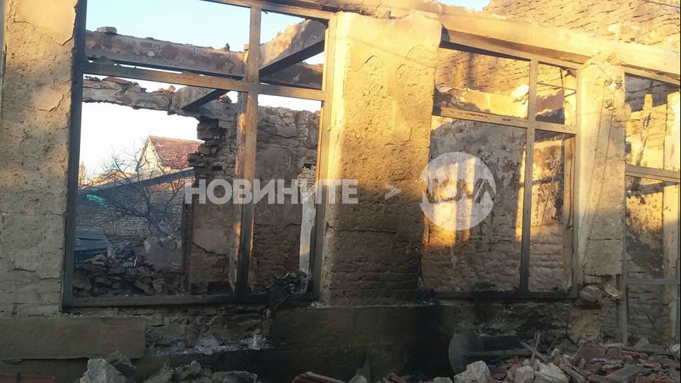 Първи кадри от разрушените домове в Хитрино