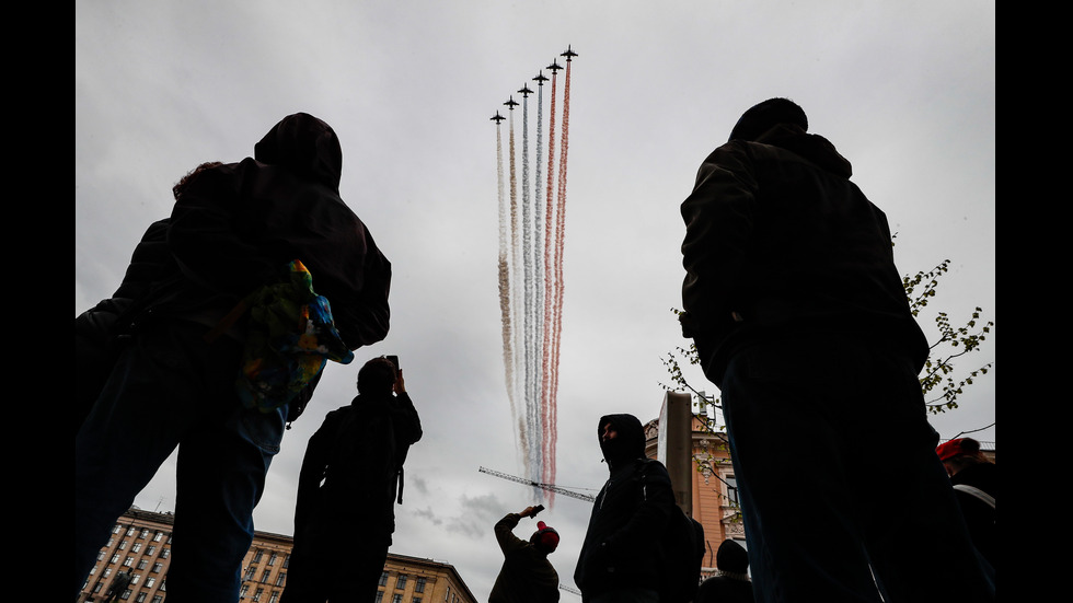 75 ГОДИНИ ОТ ПОБЕДАТА: Москва отбелязва 9 май с въздушна демонстрация
