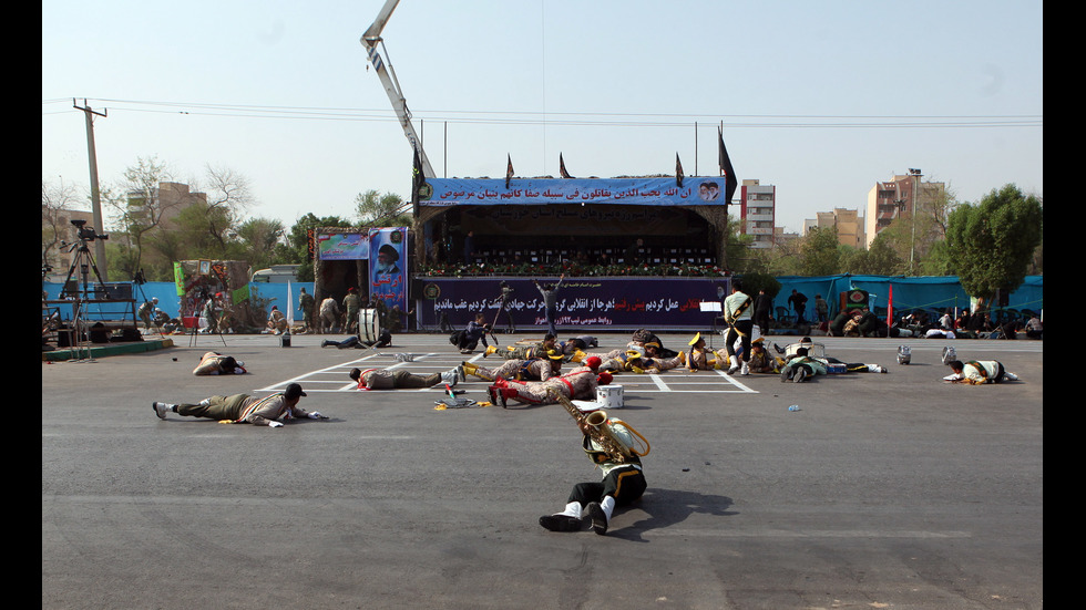 Нападение по време на военен парад в Иран, има убити и ранени