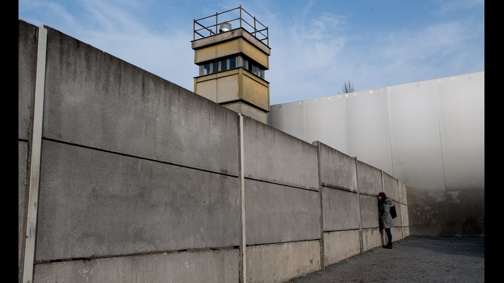 28 г. от падането на Берлинската стена