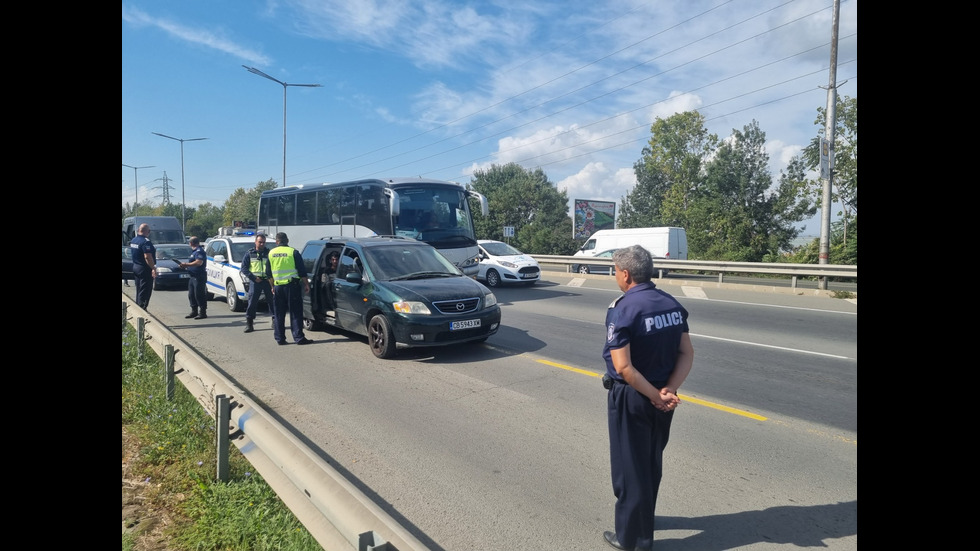 Полицаи хванаха мигранти край езерото Вая