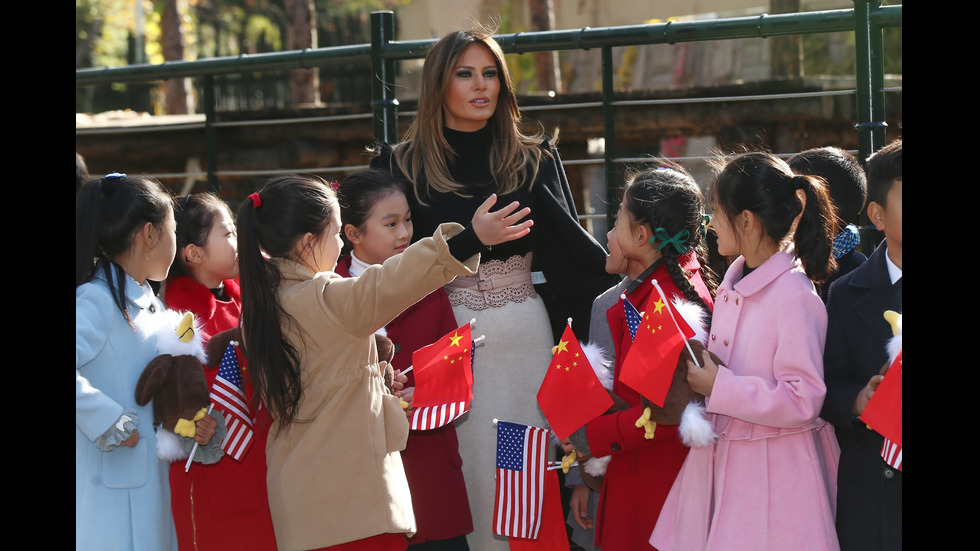 Мелания в зоопарк в Пекин и край Великата китайска стена