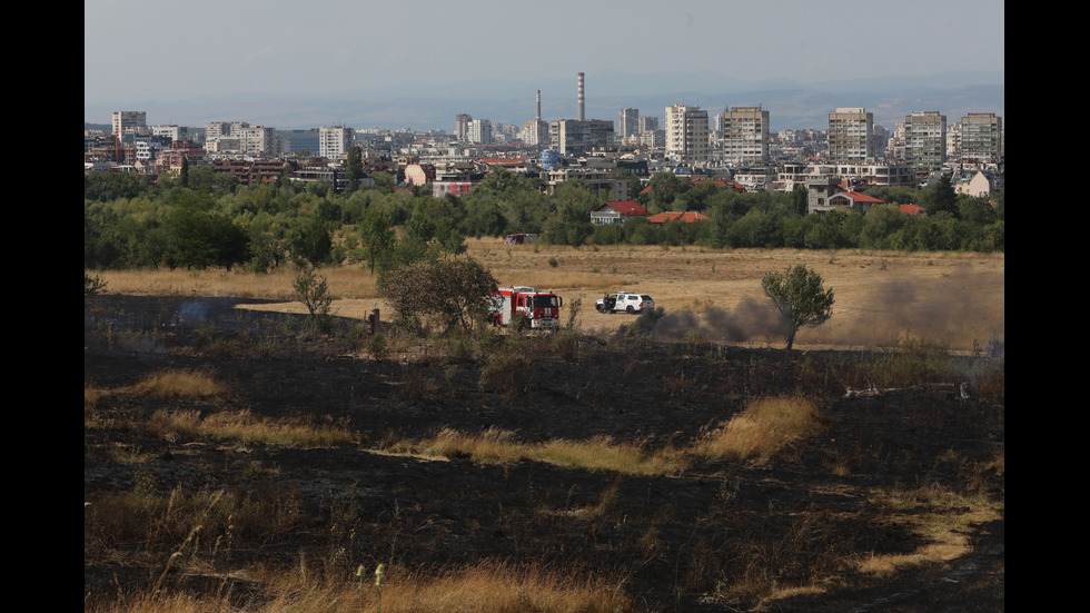 Пожар избухна близо до Околовръсното в София