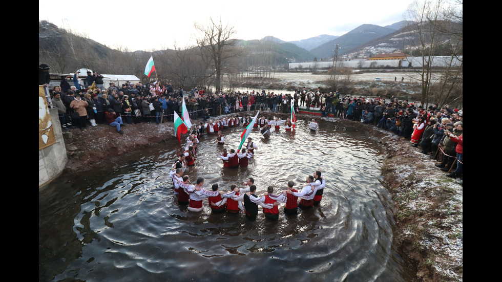 Спасяването на кръста в Зверино