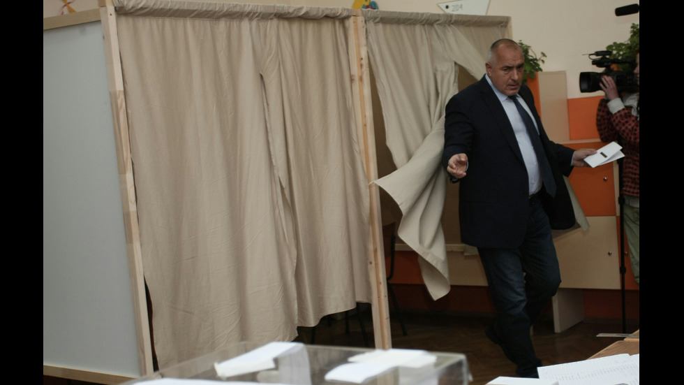 Премиерът Бойко Борисов гласува