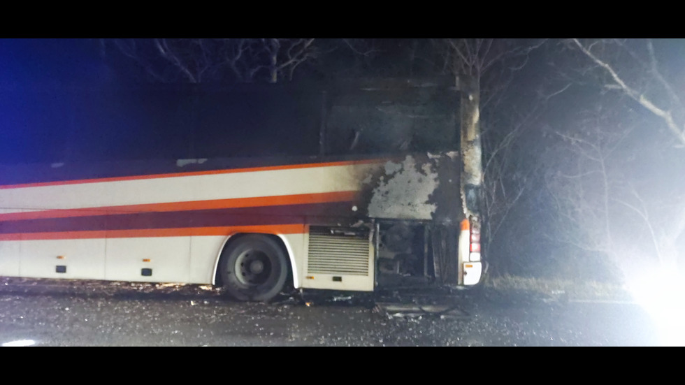 Автобус горя край Гурково
