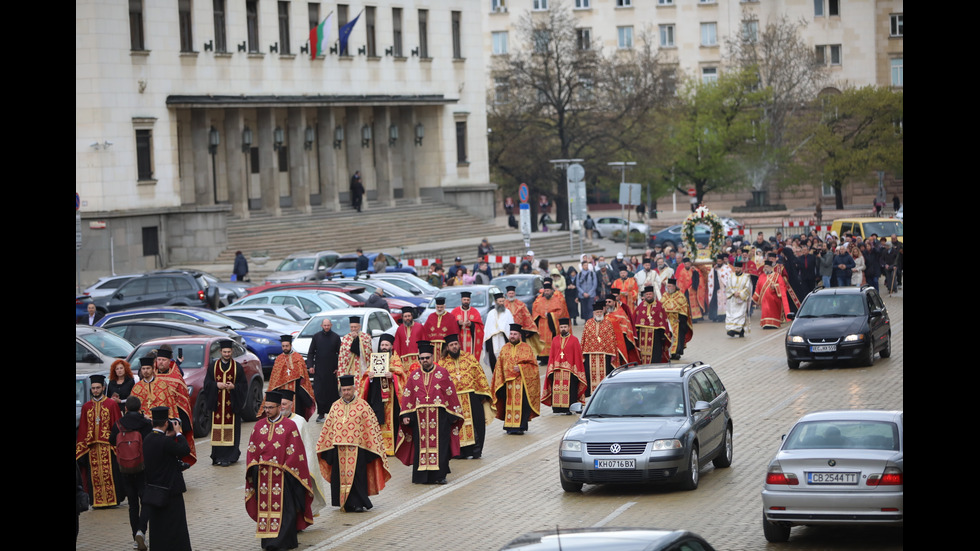 Пристигнаха мощите на Свети Георги