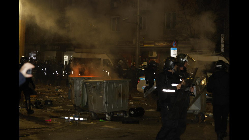 Погром след протеста в центъра на София