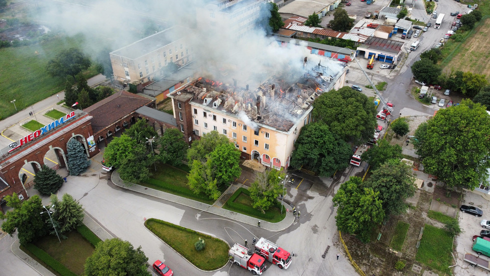 Огромен пожар в химически завод в Димитровград