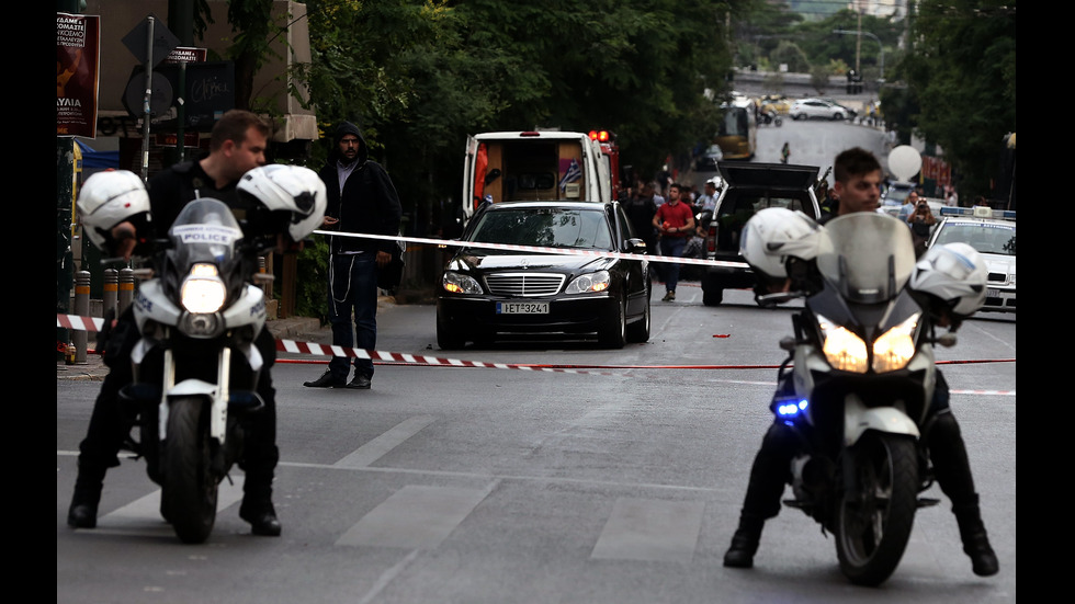 Бомба рани бившия премиер на Гърция