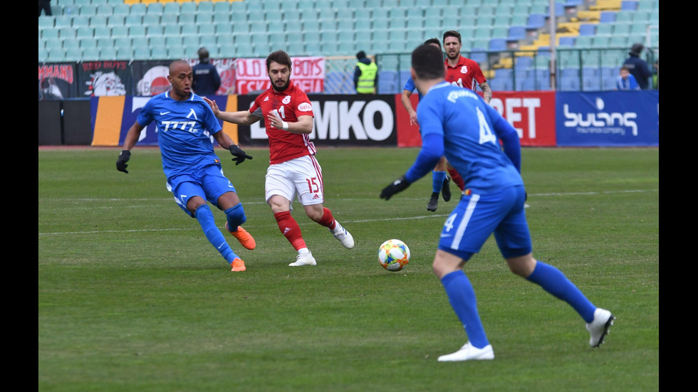Вечното дерби завърши с нулево равенство