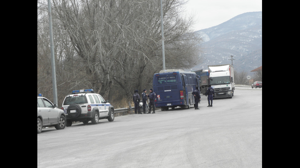 Гръцките фермери блокираха за кратко границата с България