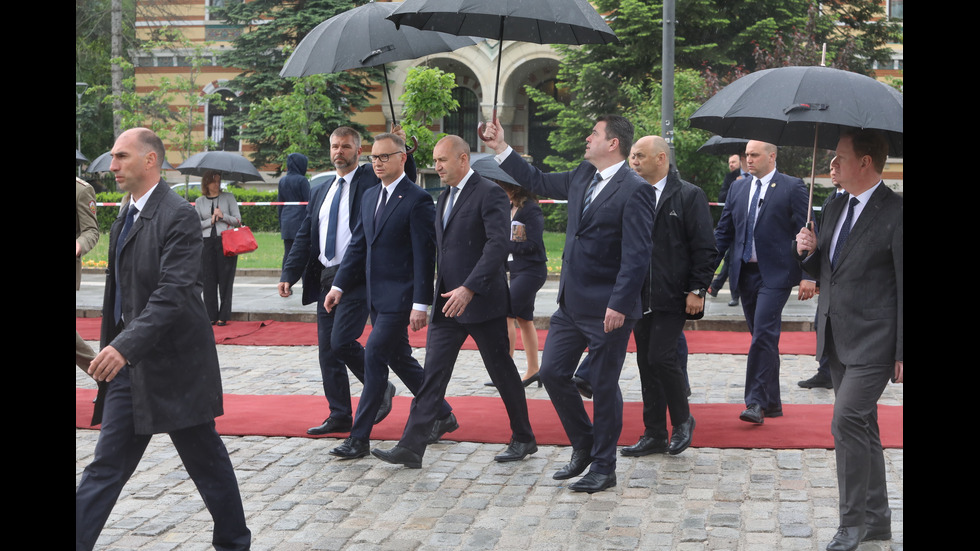 Президентът на Полша пристигна у нас