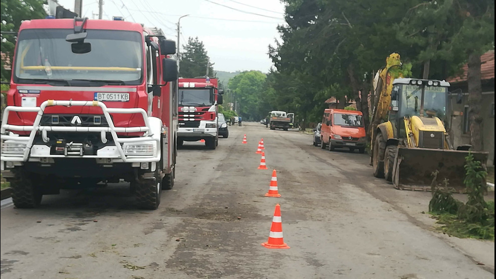 Буря нанесе огромни щети в свищовското село Морава