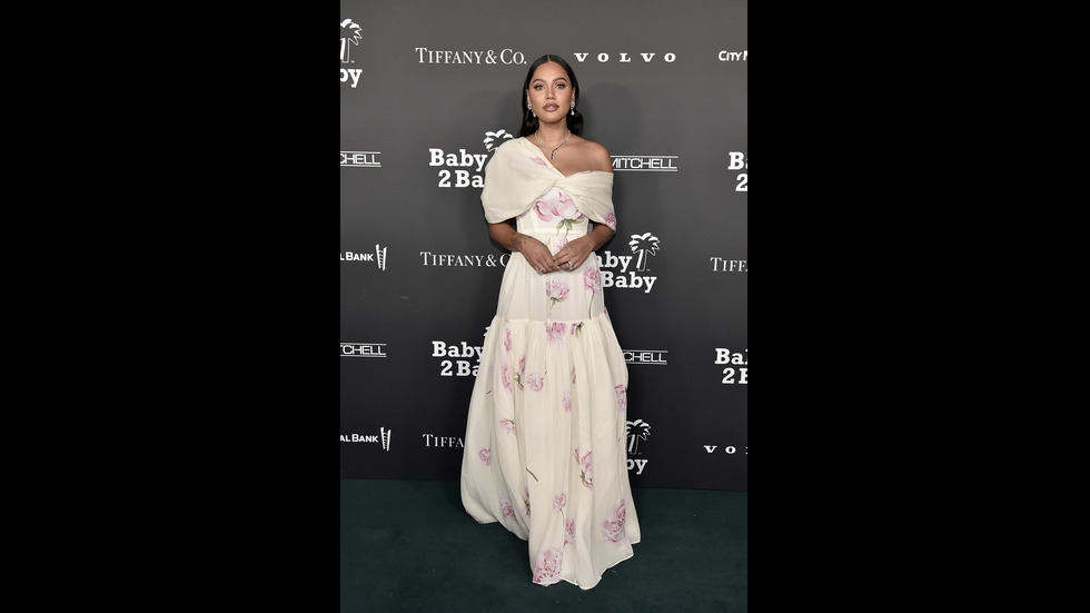 Звезди, премахнали силиконовите си импланти