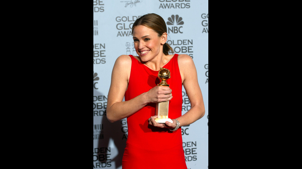 ВЕЧНО МЛАДИ: Знаменитости, които на 50 изглеждат, както в началото на кариерата си